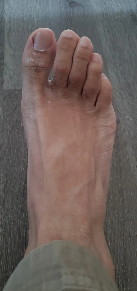 BIG LONG TOE OnlyFans Picture