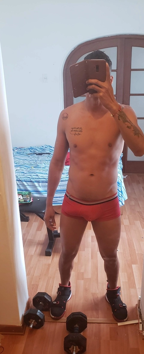 Layoner OnlyFans Picture