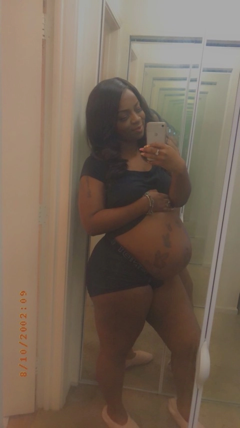 Pregnant Mama OnlyFans Picture