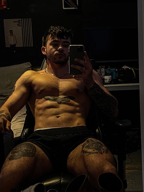 Tom OnlyFans Picture