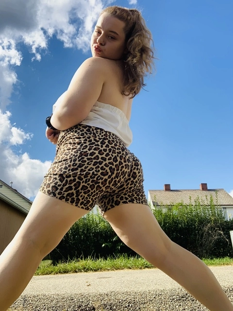 Elizabeth OnlyFans Picture