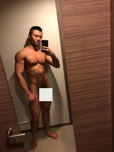 Edgar Chang OnlyFans Picture