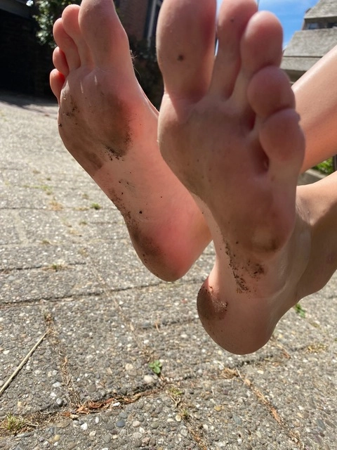 Lia’sFeet OnlyFans Picture