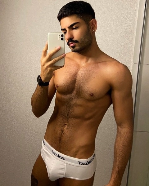 Henri OnlyFans Picture