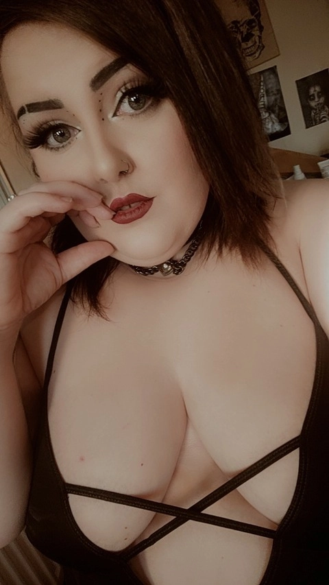 Naughty little lass OnlyFans Picture