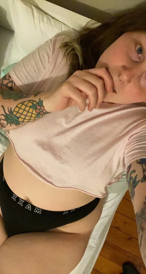 littlebabyhazeleyes89 OnlyFans Picture