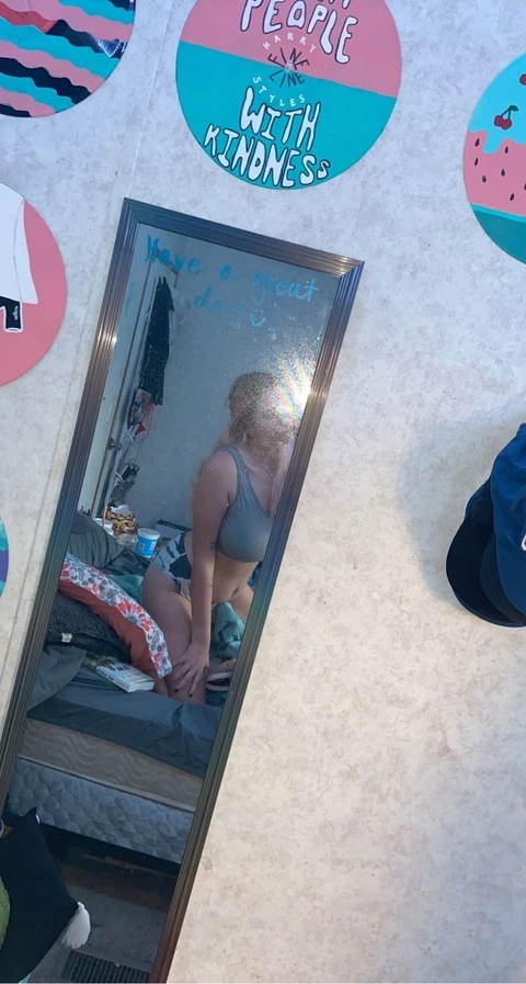 kaylee OnlyFans Picture