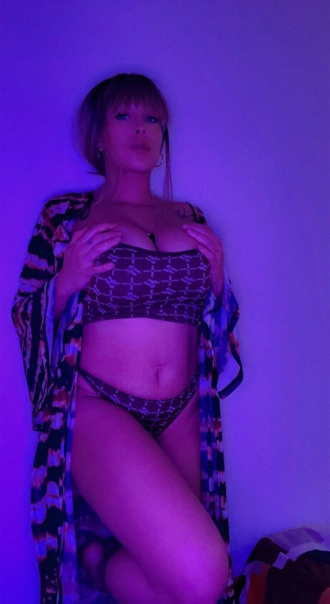 BadLioness OnlyFans Picture