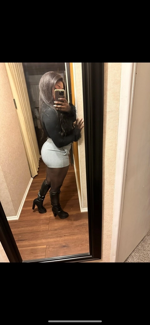 Goddess Cocoa OnlyFans Picture