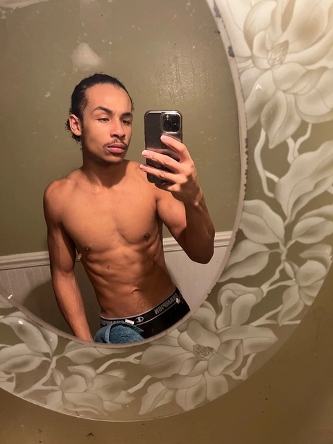 Wavyroc21 OnlyFans Picture