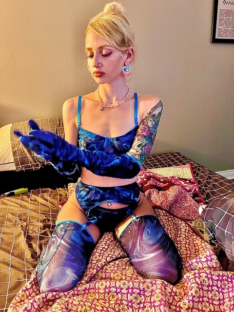 Tattooed Cinderella OnlyFans Picture