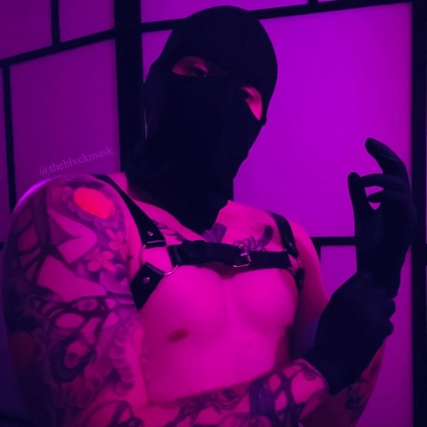 Black mask OnlyFans Picture