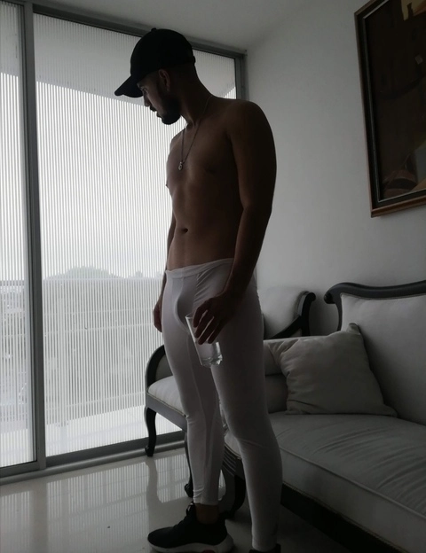 Papi juancho OnlyFans Picture
