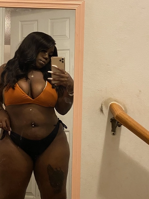 The Chocolate Barbie 😘 OnlyFans Picture