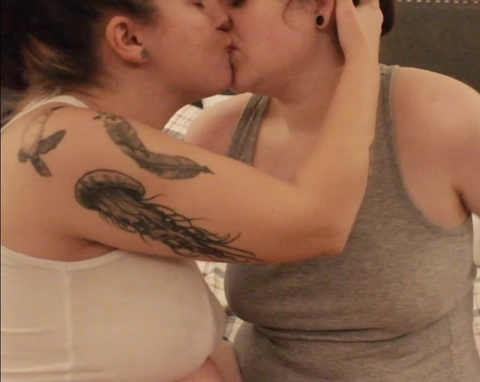 LESBIAN COUPLE 🏳️‍🌈 OnlyFans Picture