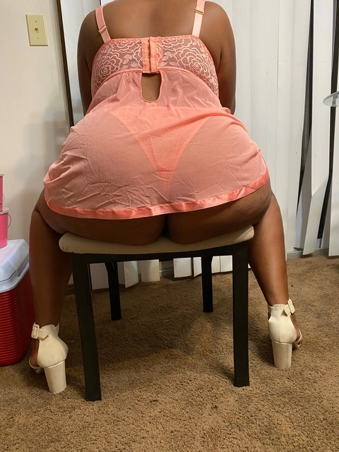 BrownMommyToes OnlyFans Picture