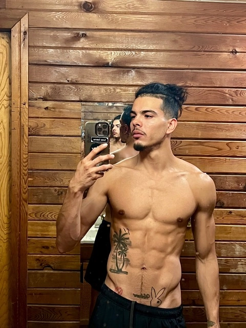 Luis Omar Morales OnlyFans Picture