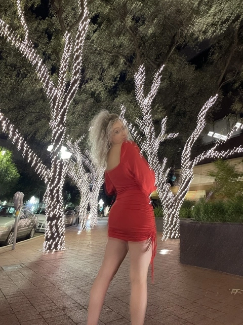 thatblondebitch OnlyFans Picture