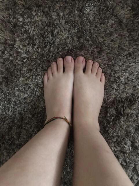 The Little Feets OnlyFans Picture