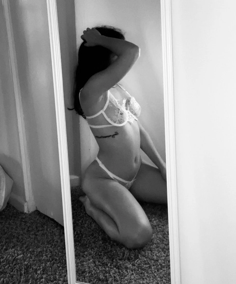 Daisy OnlyFans Picture