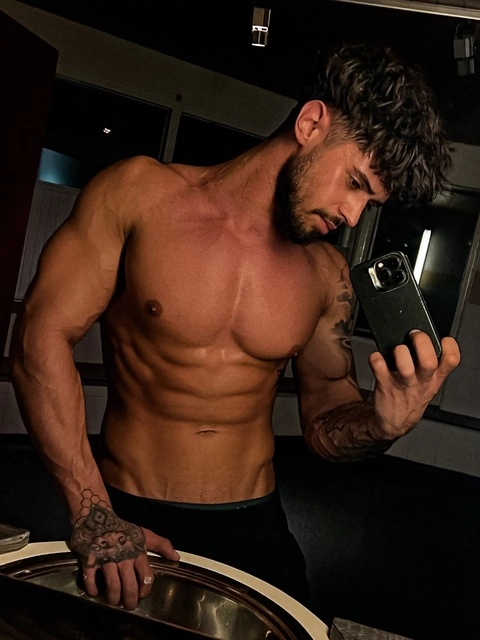 Massimo OnlyFans Picture