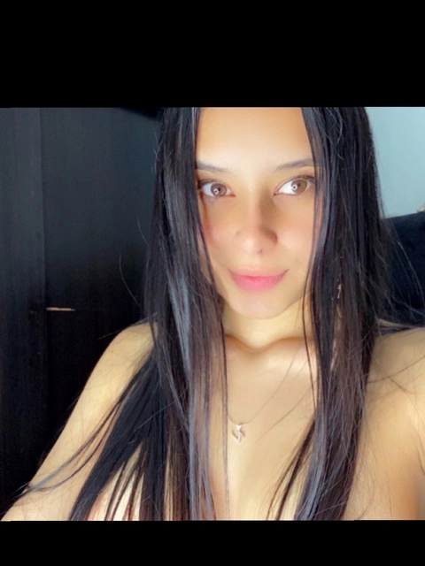 Valentina Roldán OnlyFans Picture