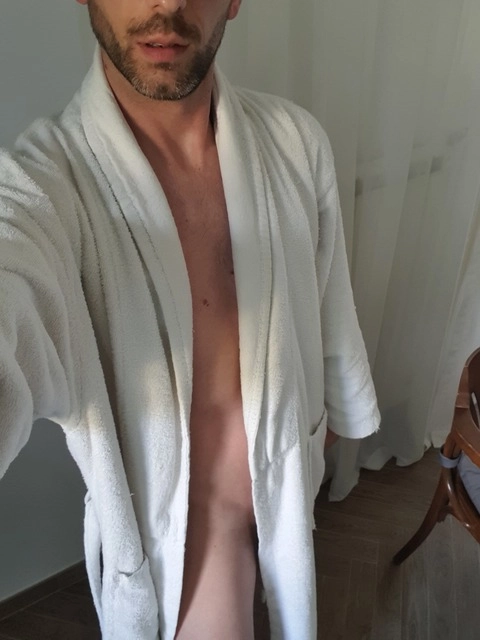 Neighbour guy OnlyFans Picture