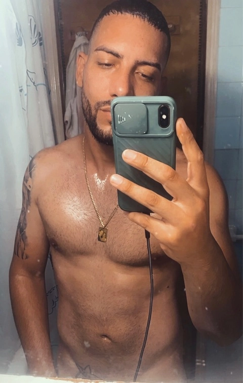 Papi OnlyFans Picture