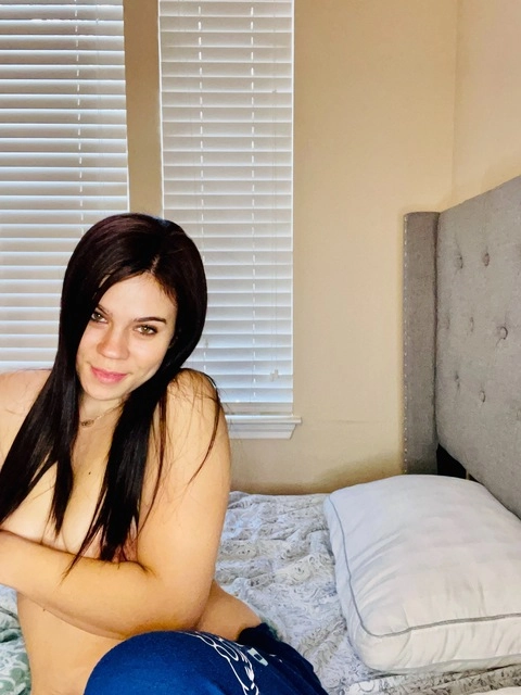 Julia Rose OnlyFans Picture