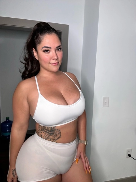 Mila Valentina OnlyFans Picture