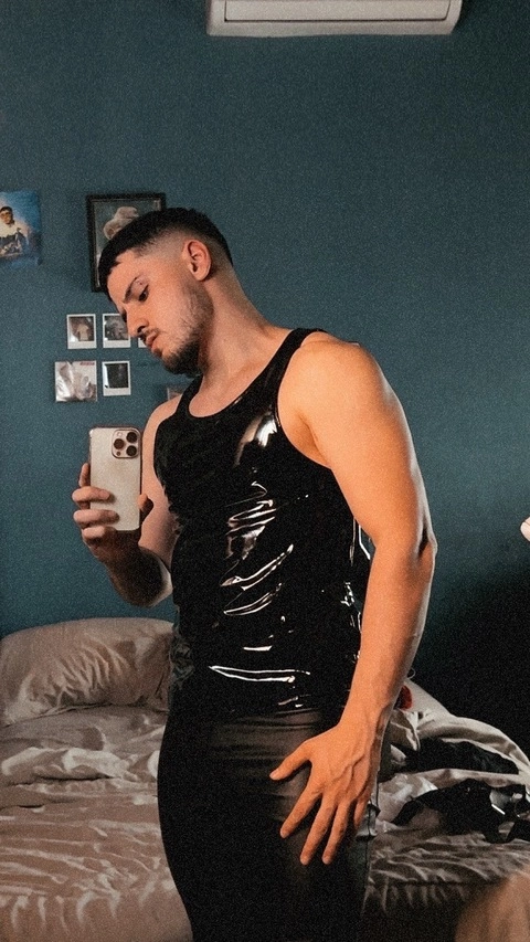Victor OnlyFans Picture