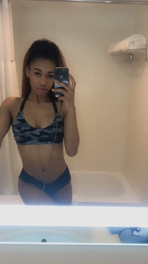 Aaliyah OnlyFans Picture