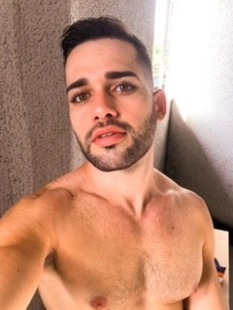 Geoan OnlyFans Picture