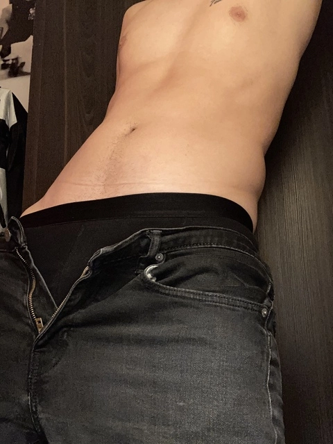 CanadianBoy1994 OnlyFans Picture