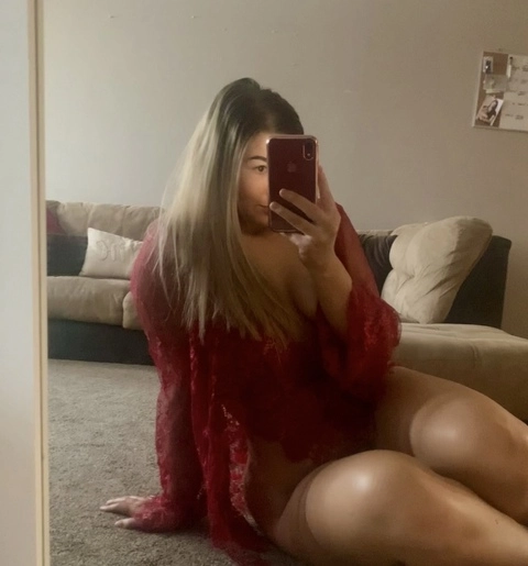 Rose 🌹 OnlyFans Picture