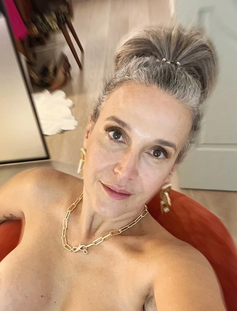 #1 Brazilian GILF OnlyFans Picture