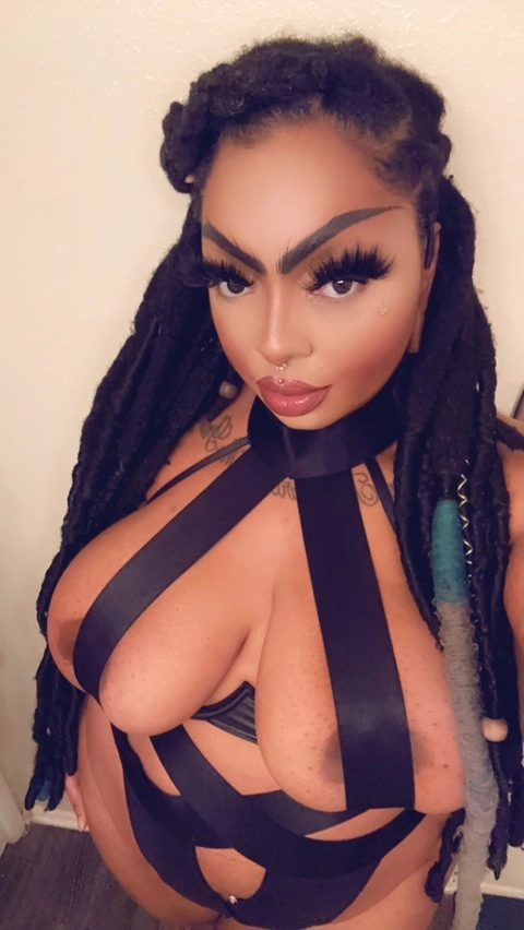 Shakisaha OnlyFans Picture