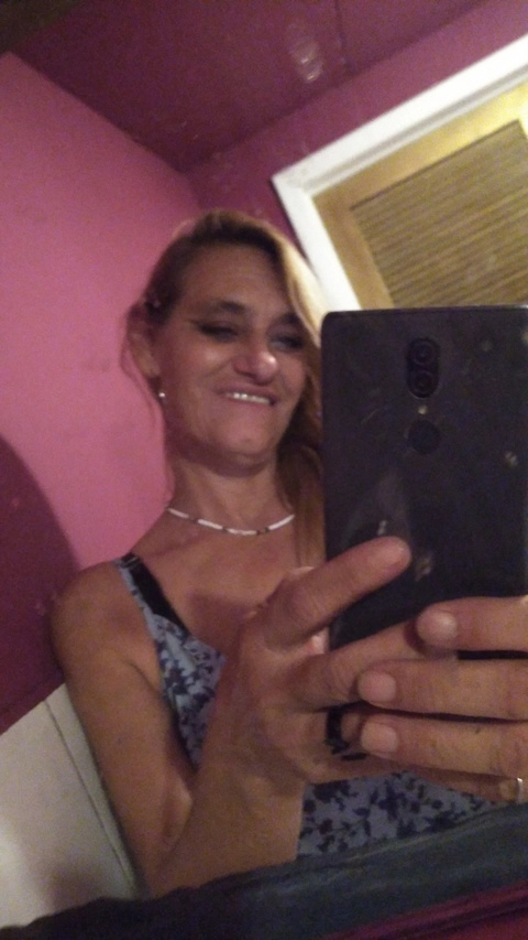 GILF OnlyFans Picture