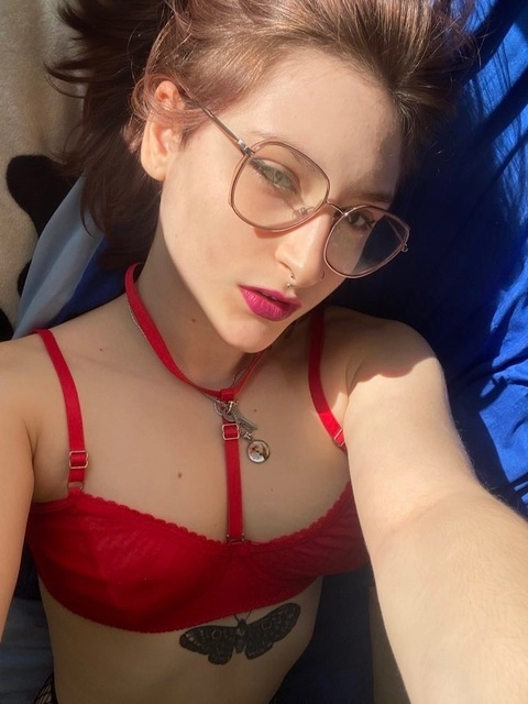 Firefly selling OnlyFans Picture