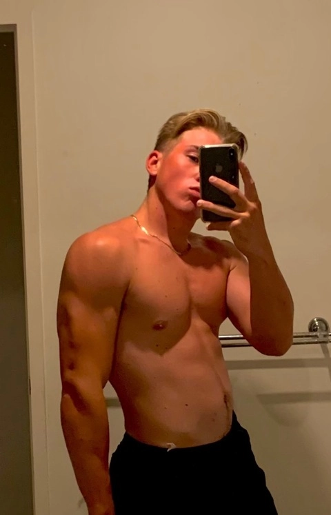 Luke Murray OnlyFans Picture