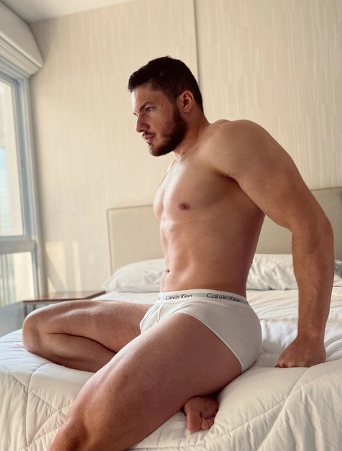 Apollo Arose OnlyFans Picture