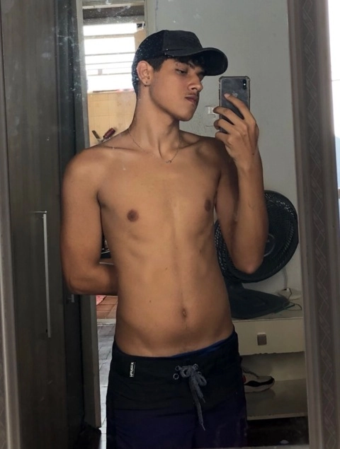 Paulo OnlyFans Picture