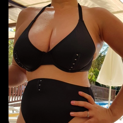 CurvyBritishMLFxxx OnlyFans Picture