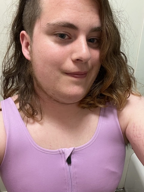 Avery (she/her) OnlyFans Picture