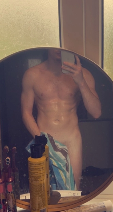 Hunglad20 OnlyFans Picture
