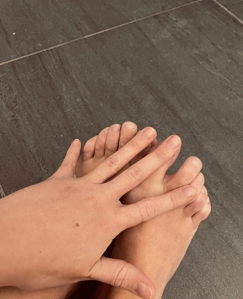 Sexy Feet and Hands just for you! OnlyFans Picture