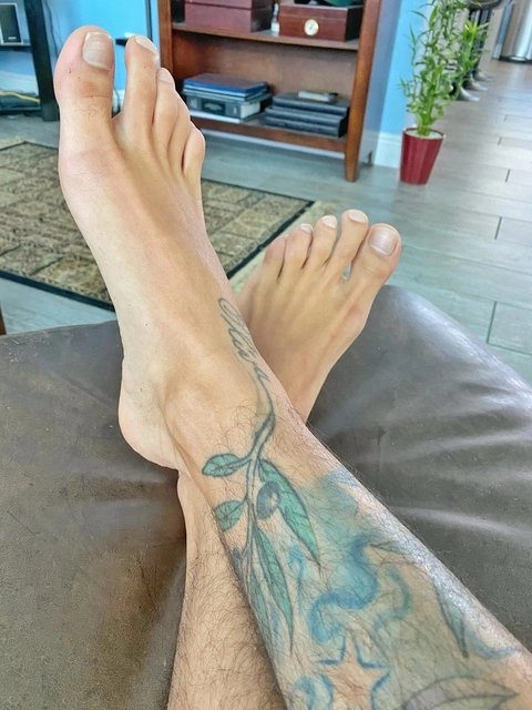 Colombiano feet