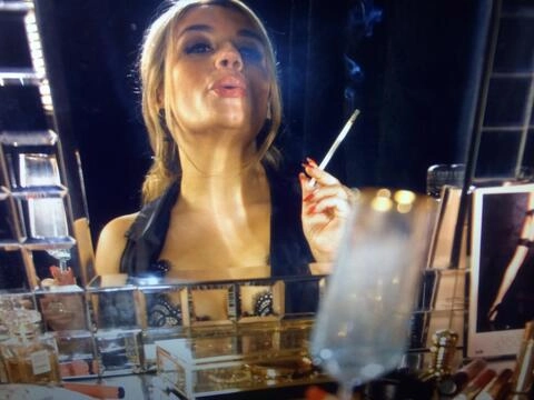 SmokingLaura