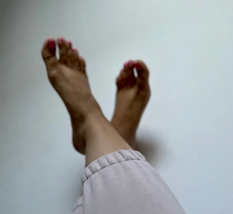 Lovely feet in paradise ✨ OnlyFans Picture