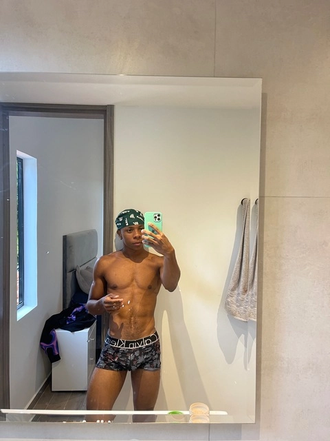 Ivan Dario OnlyFans Picture